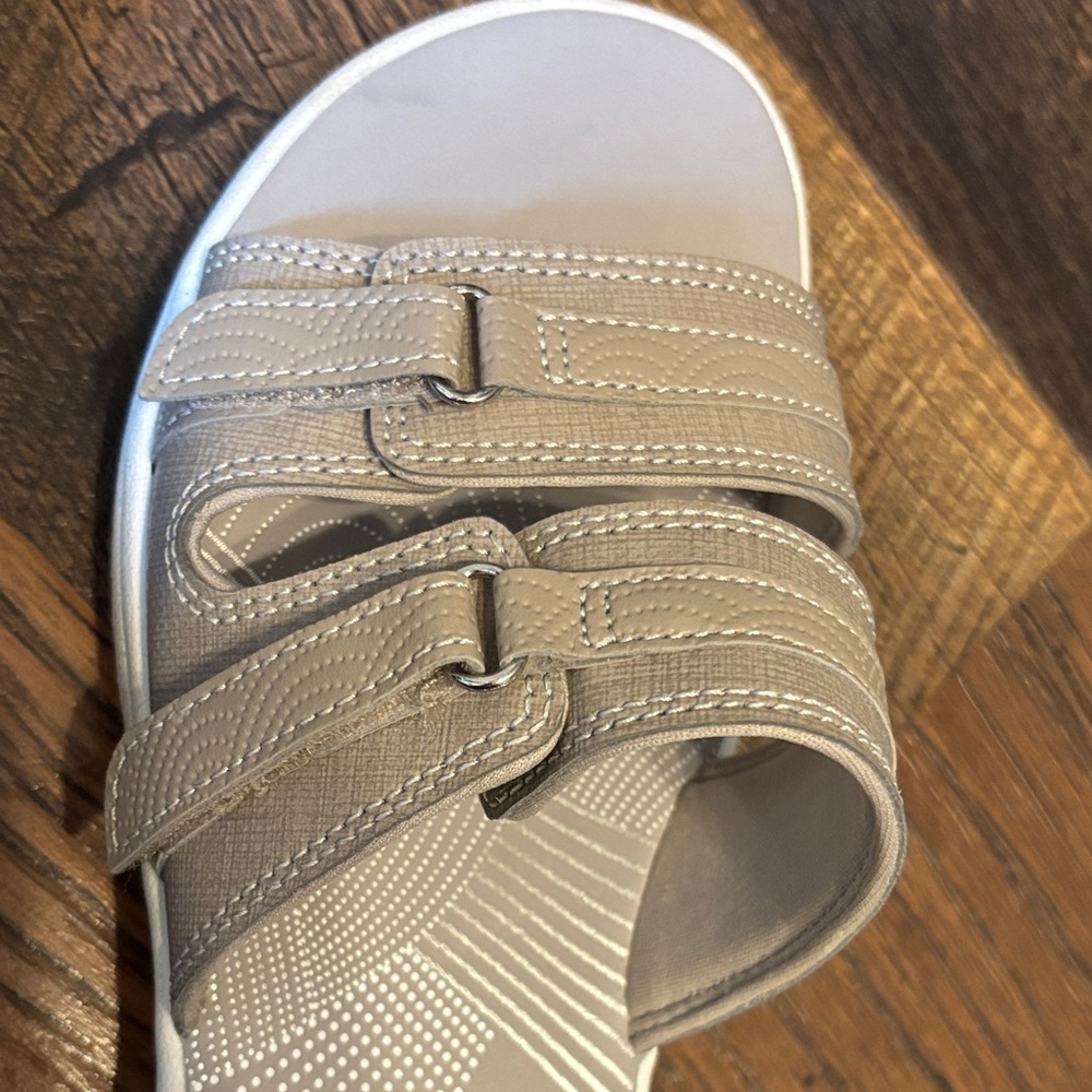 Clarks Women's Taupe Slide Sandals - Picture 4 of 5